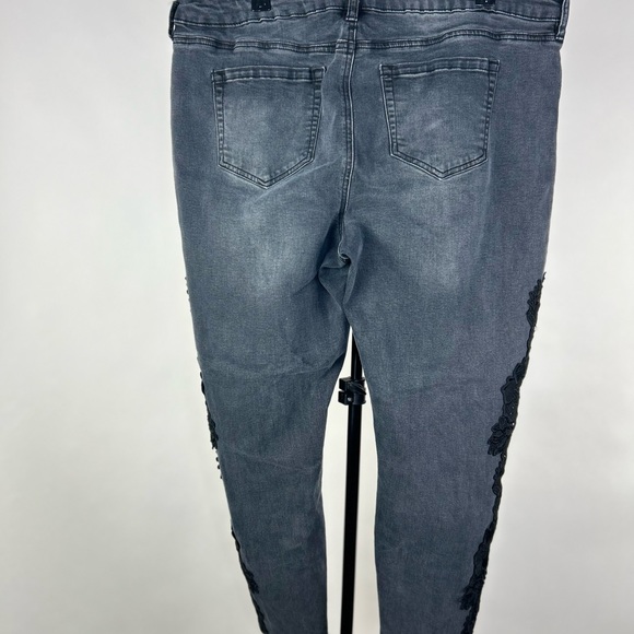 ⭐️SALE⭐️ Ricki’s - jeans - Picture 7 of 7